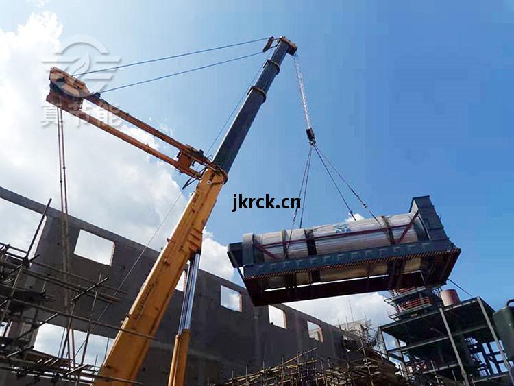 大(da)型豆(dou)渣烘(hong)幹(gan)機(ji)吊(diao)裝(zhuang)施(shi)工(gong)現(xian)場(chang)