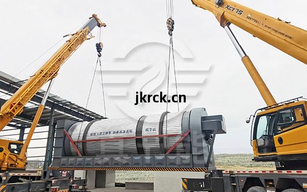 薯(shu)渣烘幹設(she)備吊裝(zhuang)