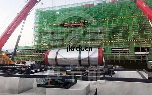 豆渣(zha)烘幹設(she)備吊裝