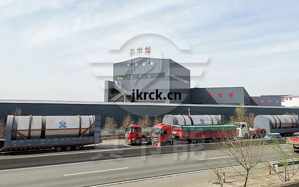 果(guo)渣(zha)烘(hong)幹設備運輸現場(chang)